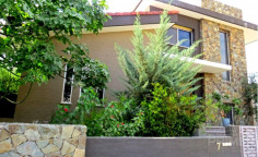 4 bedroom furnished villa with swimming pool for sale in Erimi