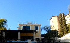 5 bedroom villa with swimming pool for sale in Agios Tychonas
