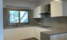 5 bedroom house with swimming pool to rent in Coral Bay