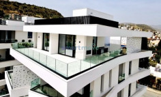 3 bedroom luxury penthouse + roof garden 
