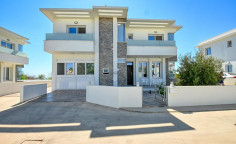 Modern 4 bedroom villa in Paralimni for sale 