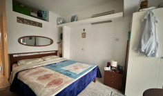A two storey, 2 bedroom fully renovated maisonette with sea views in a A two storey, 2 bedroom fully renovated maisonette with sea views in a