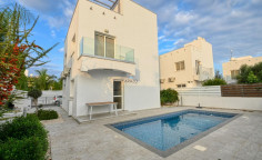 3 bedroom furnished villa with swimming pool for sale in Ayia Napa