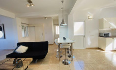 5 bedroom 4 bathroom villa for sale in Chloraka 