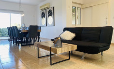 5 bedroom 4 bathroom villa for sale in Chloraka 