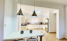 5 bedroom 4 bathroom villa for sale in Chloraka 