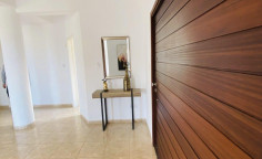 5 bedroom 4 bathroom villa for sale in Chloraka 