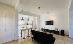 5 bedroom 4 bathroom villa for sale in Chloraka 