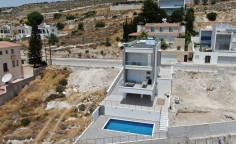 4 bedroom furnished villa with swimming pool for sale in Yeroskipou