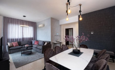 Six bedrooms duplex apartment in the center of Larnaca 