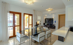 3 bedroom furnished villa with swimming pool for sale in Kouklia