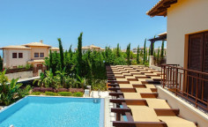 3 bedroom furnished villa with swimming pool for sale in Kouklia