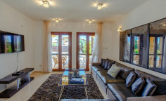 3 bedroom furnished villa with swimming pool for sale in Kouklia
