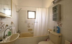 3 bedroom furnished villa for sale in Deryneia