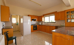 3 bedroom furnished villa for sale in Deryneia