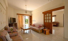 3 bedroom furnished villa for sale in Deryneia