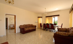 3 bedroom furnished villa for sale in Deryneia