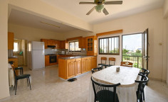 3 bedroom furnished villa for sale in Deryneia