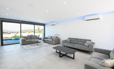 Spacious 3 bedroom furnished house with swimming pool for sale in Pyla