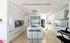 Beautiful 5 bedroom villa with swimming pool for sale in Agios Tychonas