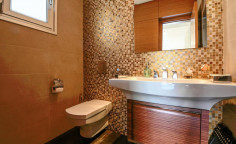 Beautiful 5 bedroom villa with swimming pool for sale in Agios Tychonas