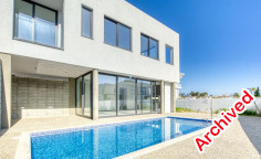 Spacious 3 bedroom villa with swimming pool for sale in Pernera