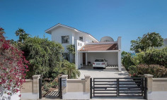 Sea front detached villa in Dekelia road, Larnaca 