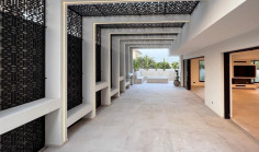 7 bedroom villa with swimming pool for sale in Latsia