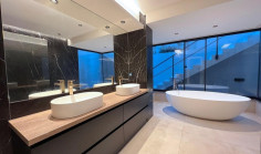 7 bedroom villa with swimming pool for sale in Latsia