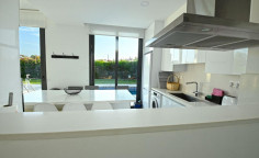 Modern 3 bedroom detached villa by the beach, Ayia Triada 