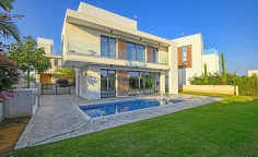 Modern 3 bedroom detached villa by the beach, Ayia Triada 
