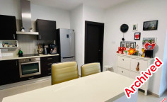 Spacious 3-bedroom top-floor apartment in vergina 