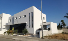3 bedrooms modern house in Larnaca Dhekelia road 