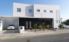 3 bedrooms modern house in Larnaca Dhekelia road 