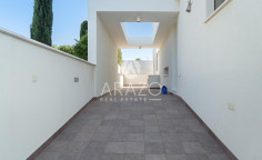6 bedroom furnished villa with swimming pool for sale in Germasogeia