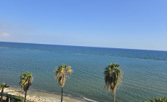 Sea view 1st line on the beach apartment 