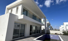 Luxury 4 bedrooms house for sale in Protaras