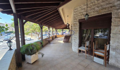 Fully furnished four bedroom house in central Neapolis 