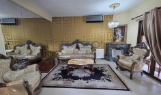 Fully furnished four bedroom house in central Neapolis 