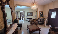 Fully furnished four bedroom house in central Neapolis 