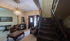 Fully furnished four bedroom house in central Neapolis 