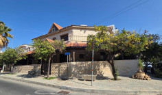 Fully furnished four bedroom house in central Neapolis 