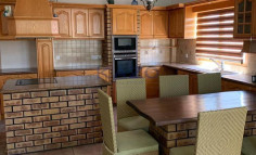 Upper level house for rent in Agios Spyridonas 