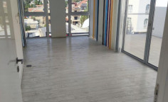 Luxury commercial for rent in Engomi