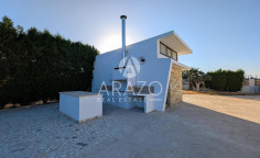 Luxury 5-bedroom villa with pool in Dromolaxia, Larnaca 