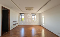Luxury 5-bedroom villa with pool in Dromolaxia, Larnaca 