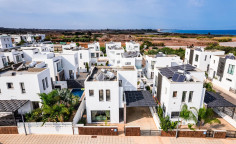 3 bedroom furnished villa with swimming pool to rent in Paralimni