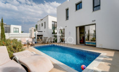 3 bedroom furnished villa with swimming pool to rent in Paralimni