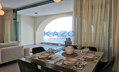 Luxury seafront apartment with astonishing views 