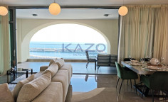 Luxury seafront apartment with astonishing views 